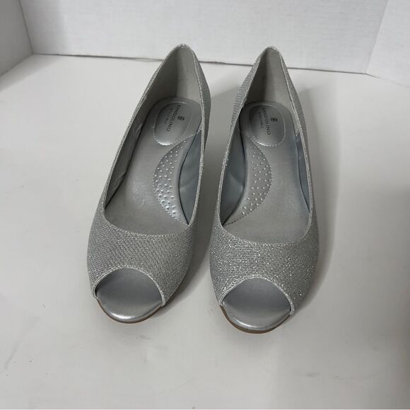 Bandolino Womens Candra Peep Toe Silver Metallic Wedge Dressy Pump Size 7.5 - Picture 3 of 9
